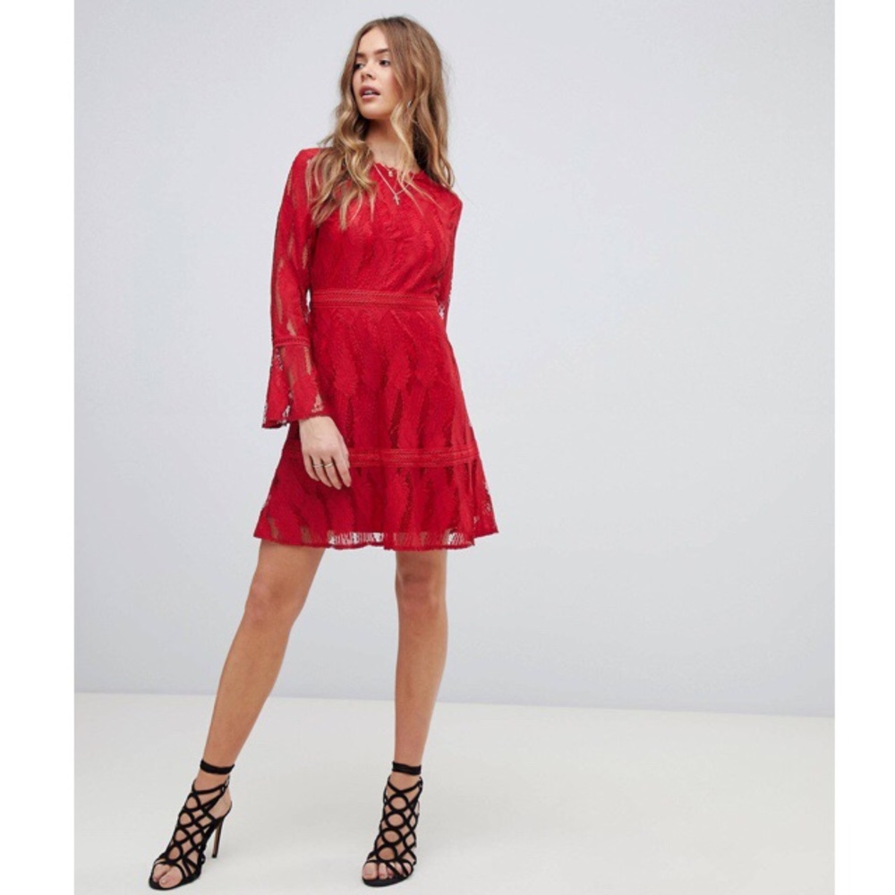 NWT Boohoo red lace dress perfect for valentines date night or galentines 🌹